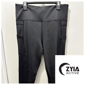 Zyia Active - Light n Tight Hi-Rise 7/8 Leggings w pockets - Black - size 12